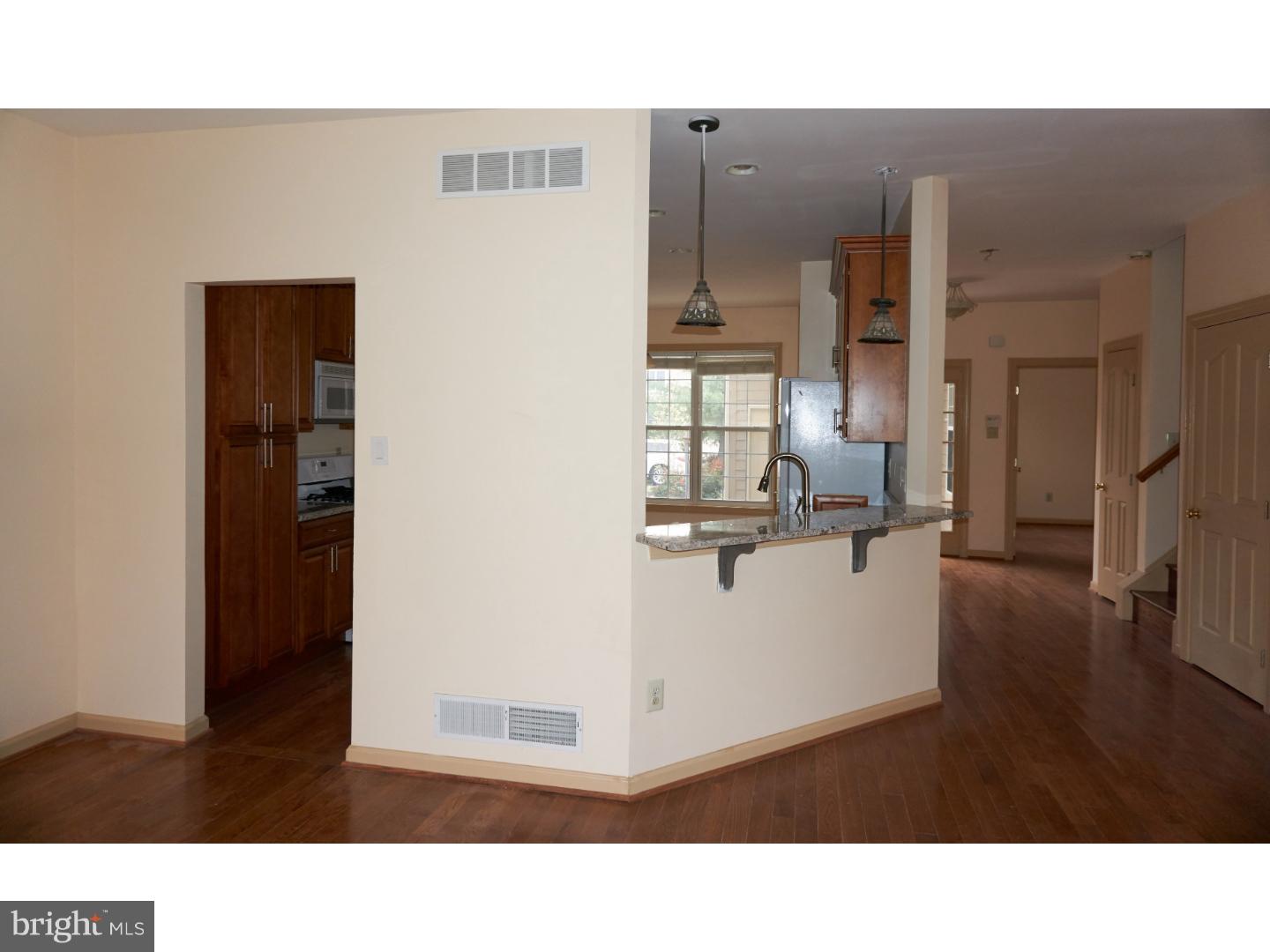 KNOLLS OF BIRMINGH - Residential Lease