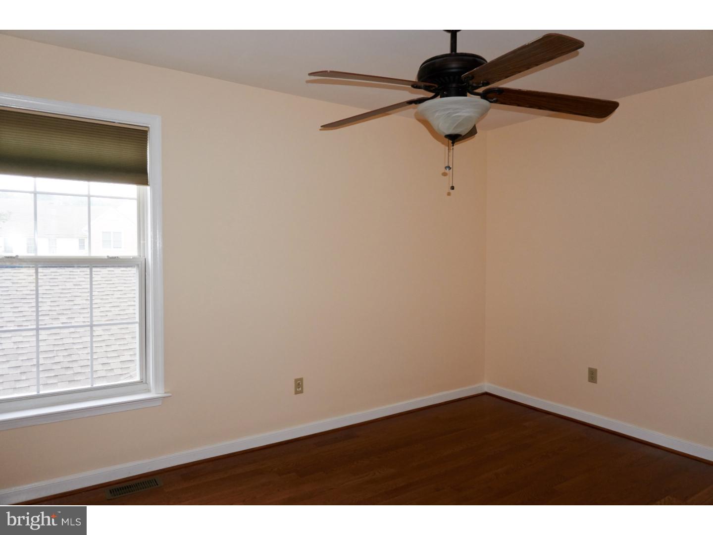 KNOLLS OF BIRMINGH - Residential Lease