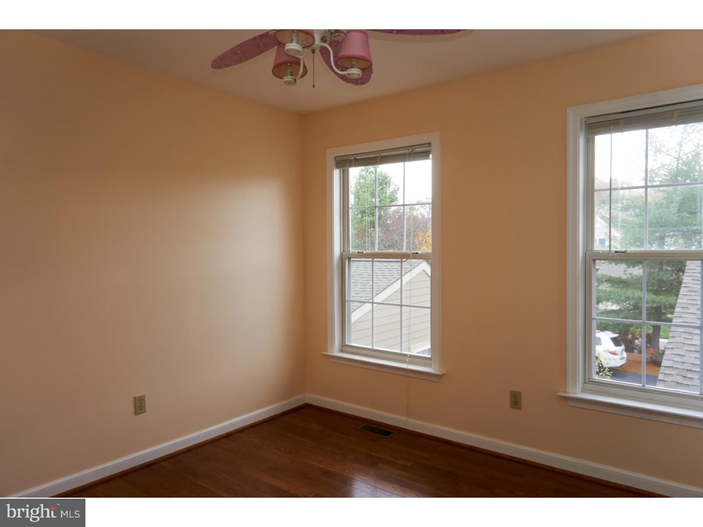 KNOLLS OF BIRMINGH - Residential Lease