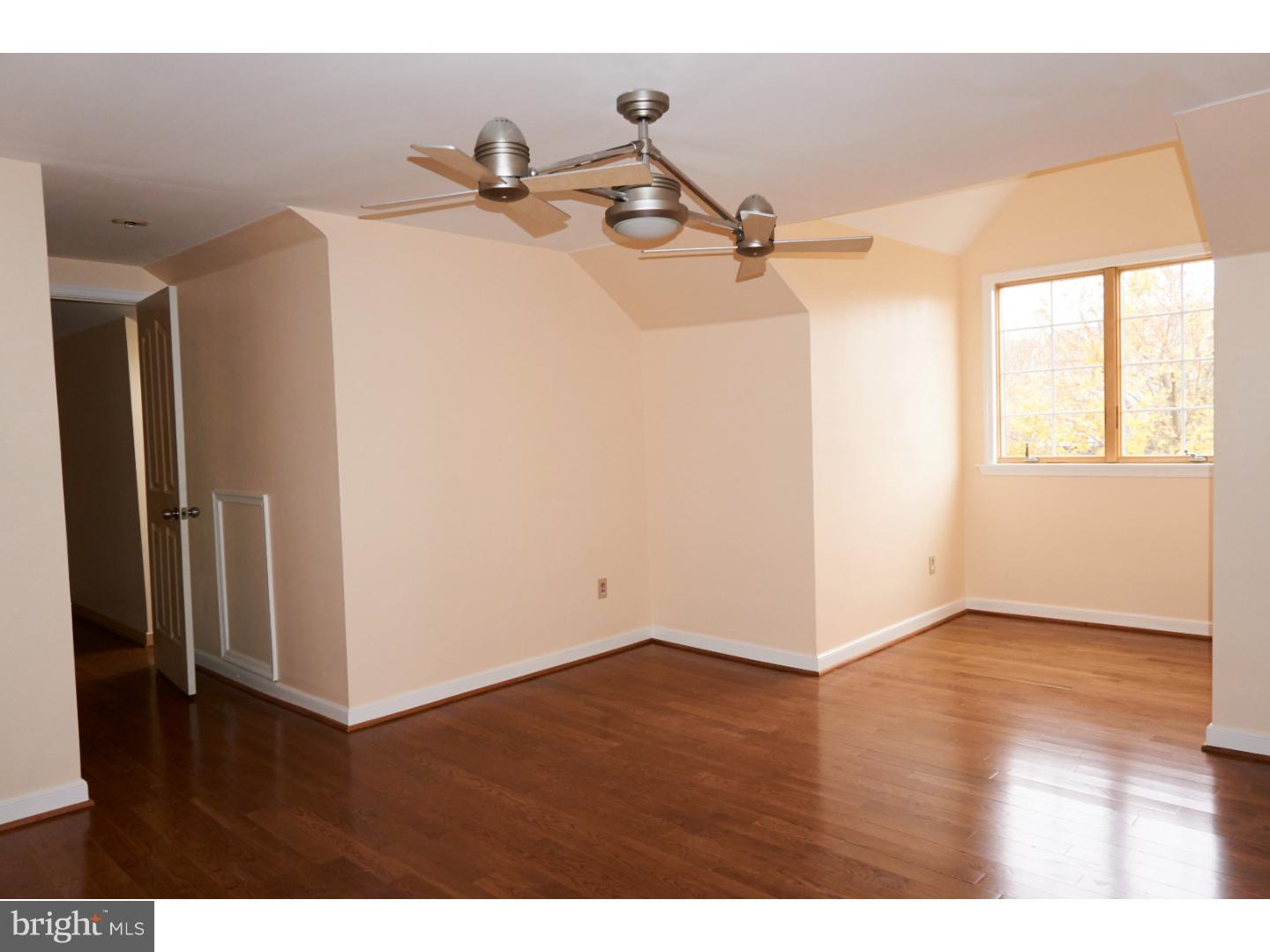 KNOLLS OF BIRMINGH - Residential Lease