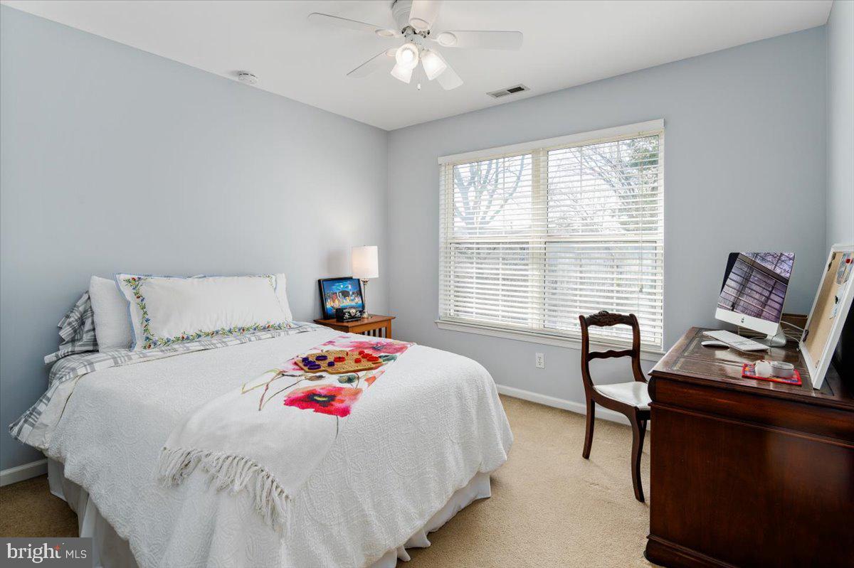 HAMPTON OAKS - Residential