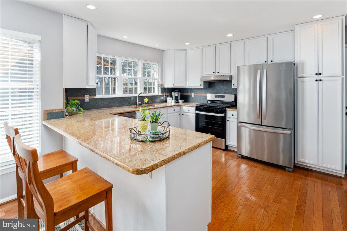 HAMPTON OAKS - Residential