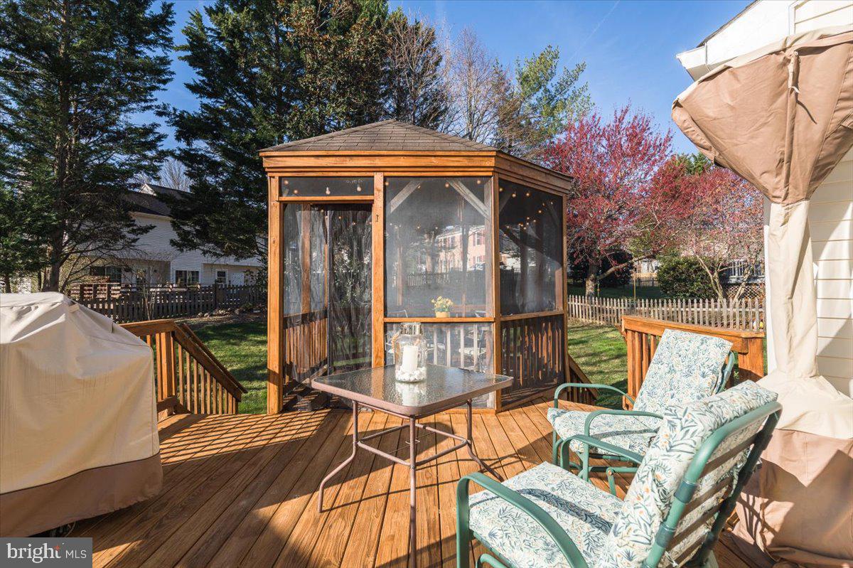 HAMPTON OAKS - Residential