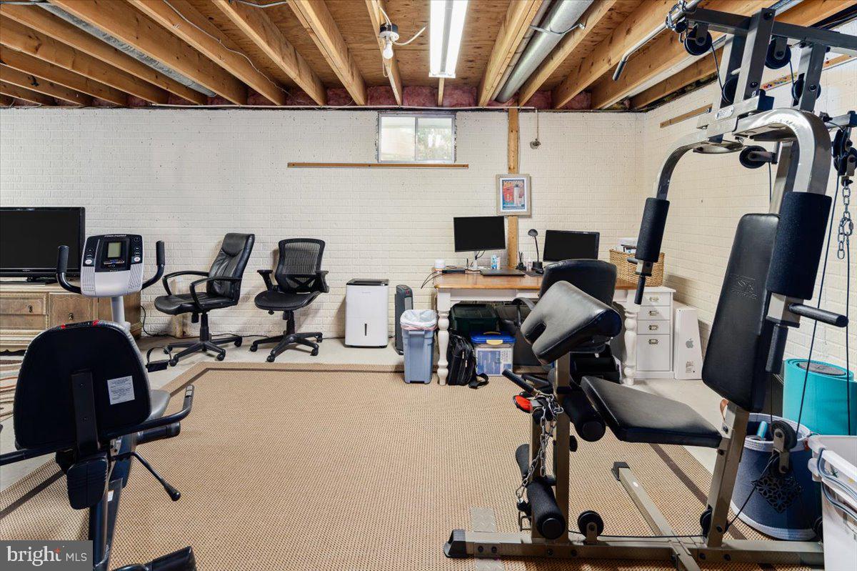 HAMPTON OAKS - Residential