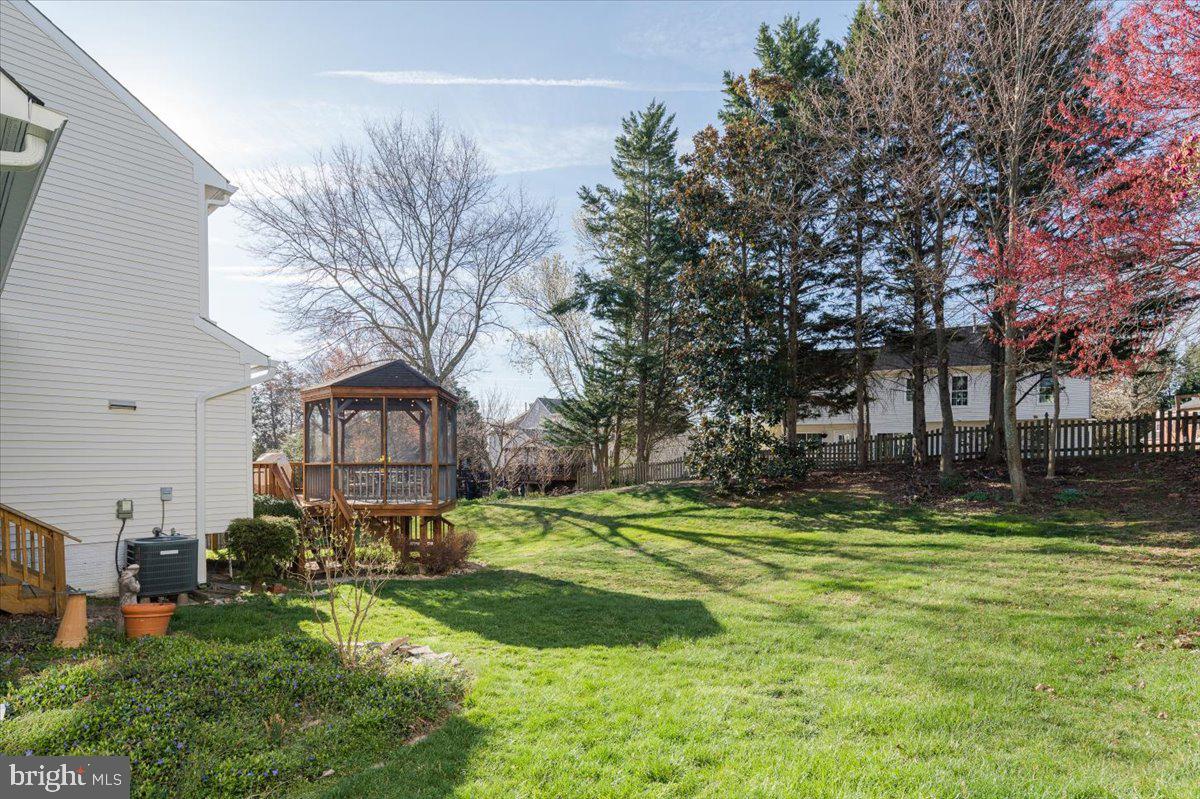 HAMPTON OAKS - Residential