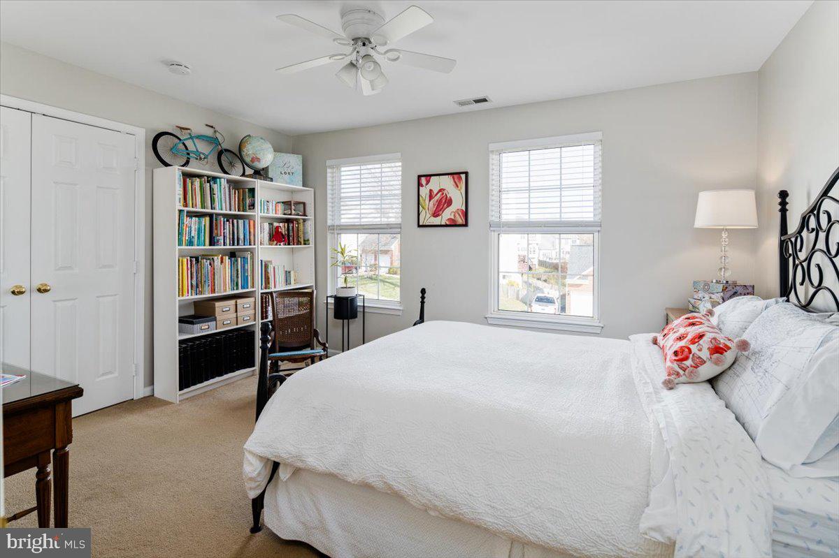 HAMPTON OAKS - Residential