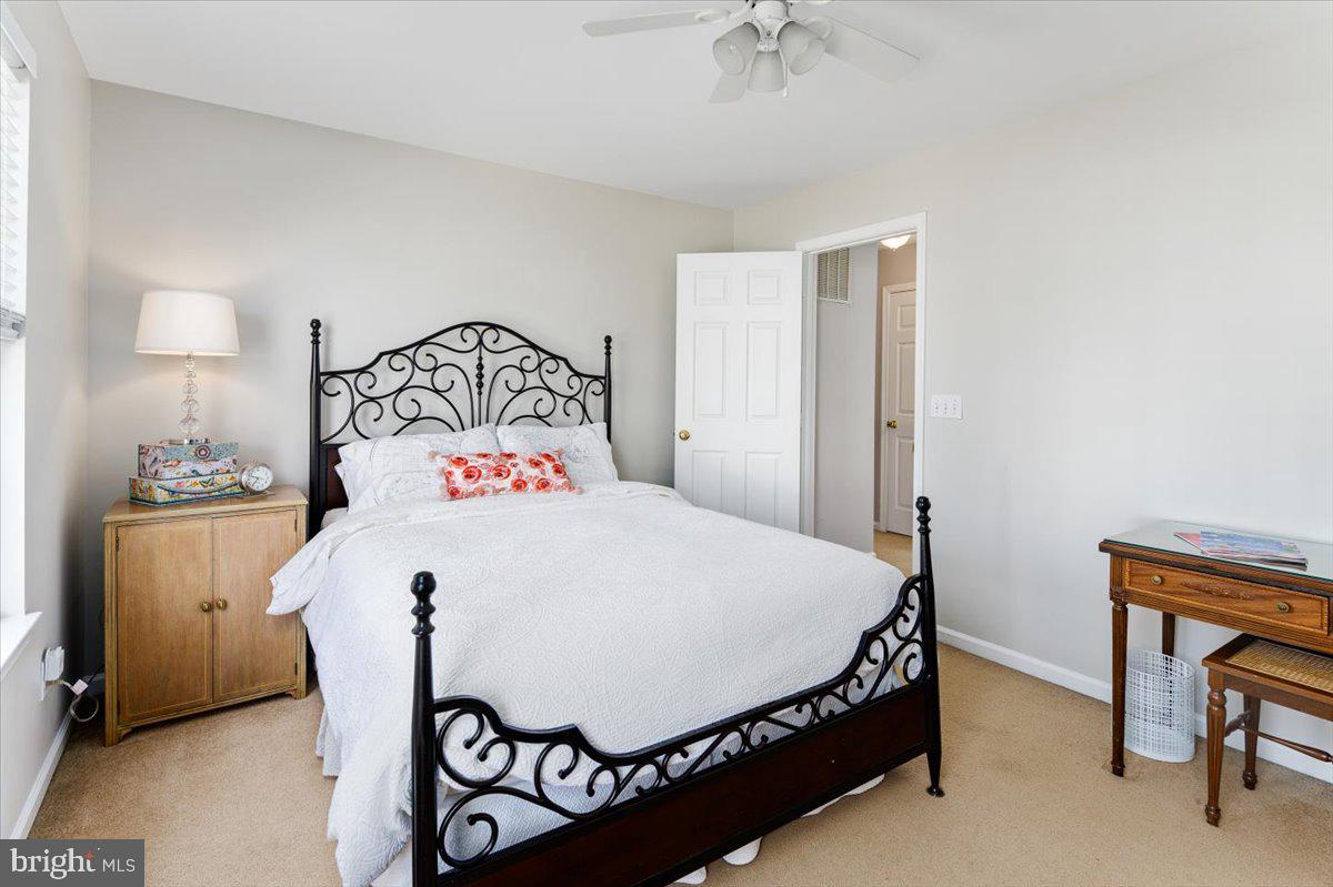 HAMPTON OAKS - Residential