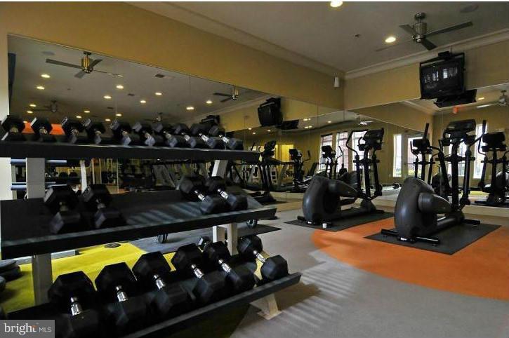 FAIRFAX RIDGE - Residential