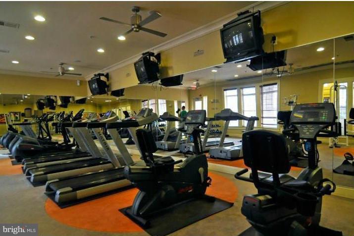 FAIRFAX RIDGE - Residential