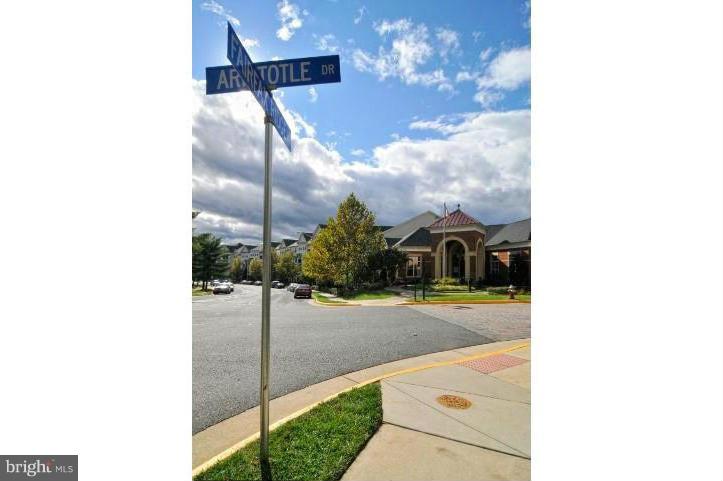 FAIRFAX RIDGE - Residential