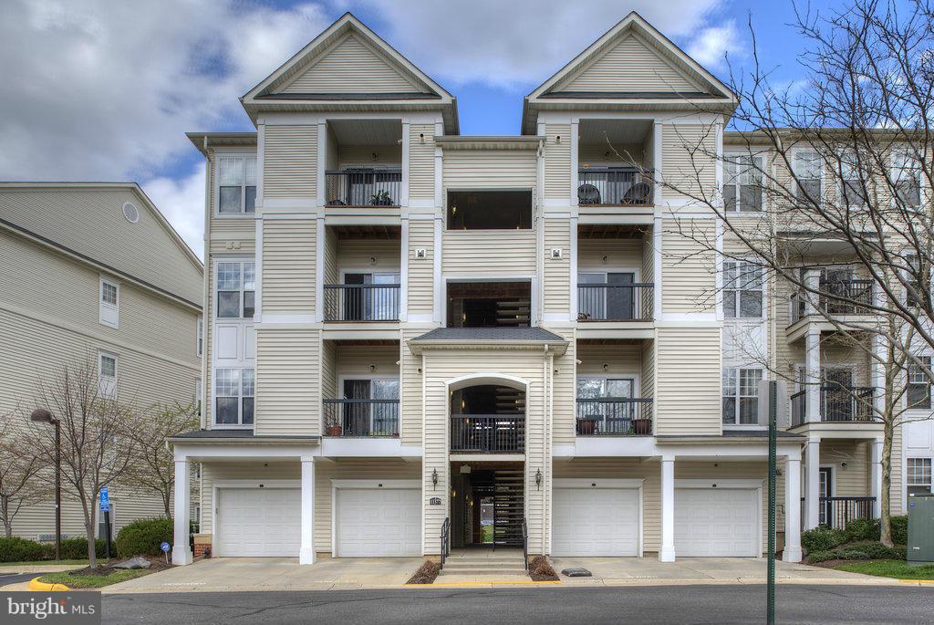 FAIRFAX RIDGE - Residential