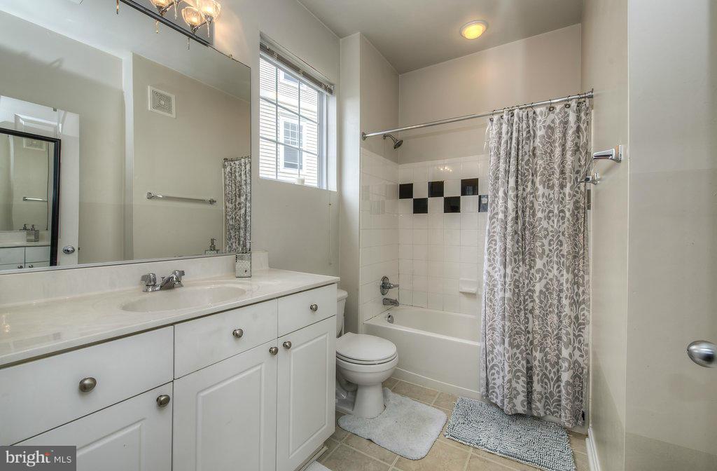 FAIRFAX RIDGE - Residential