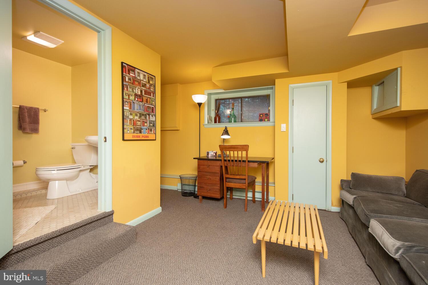 CHESTNUT HILL - Residential