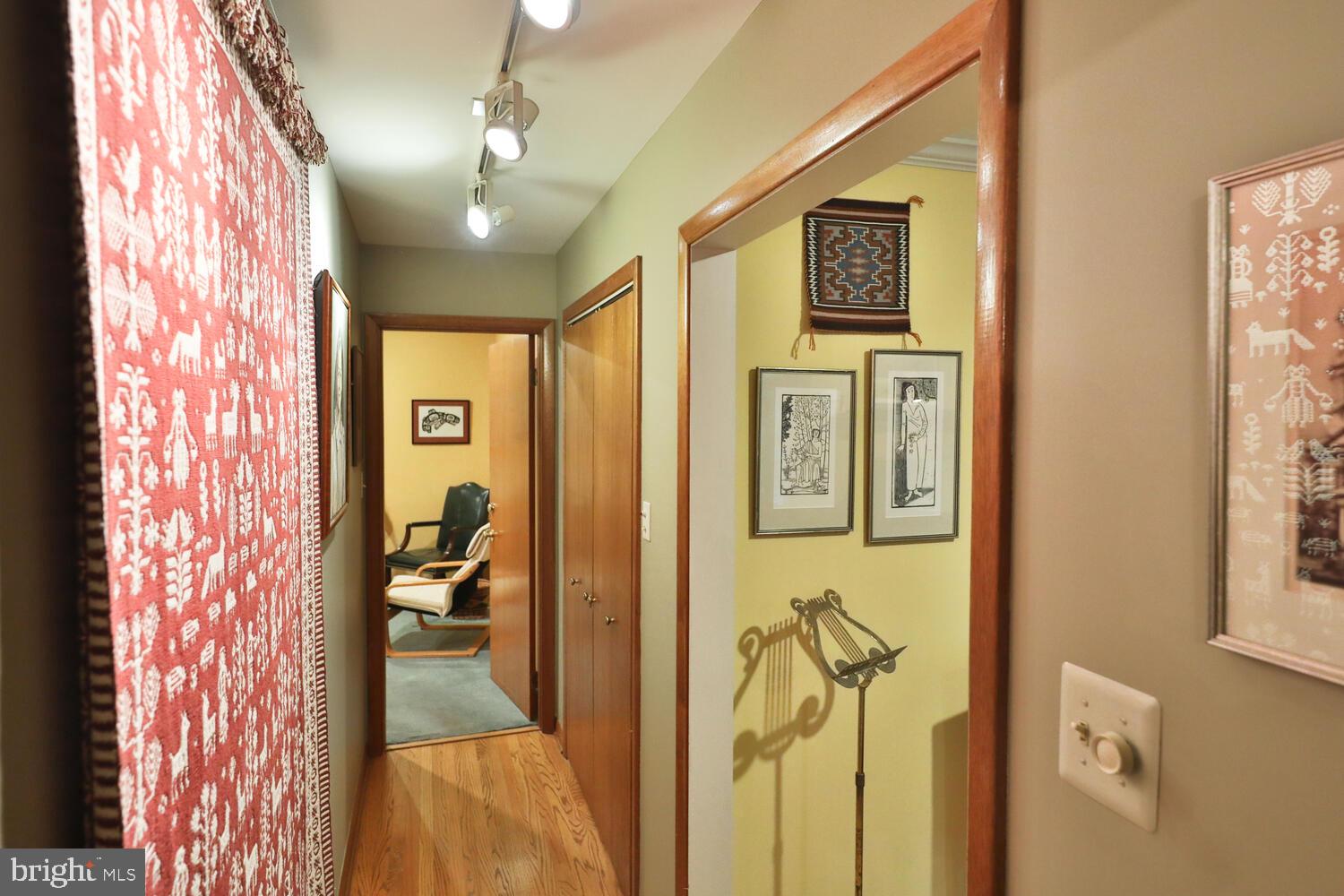 CHESTNUT HILL - Residential