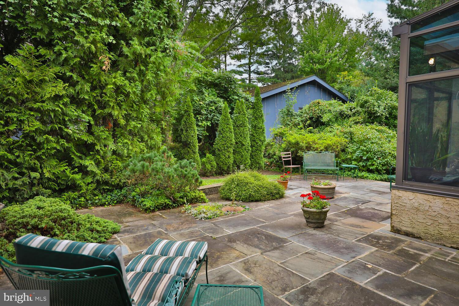 CHESTNUT HILL - Residential