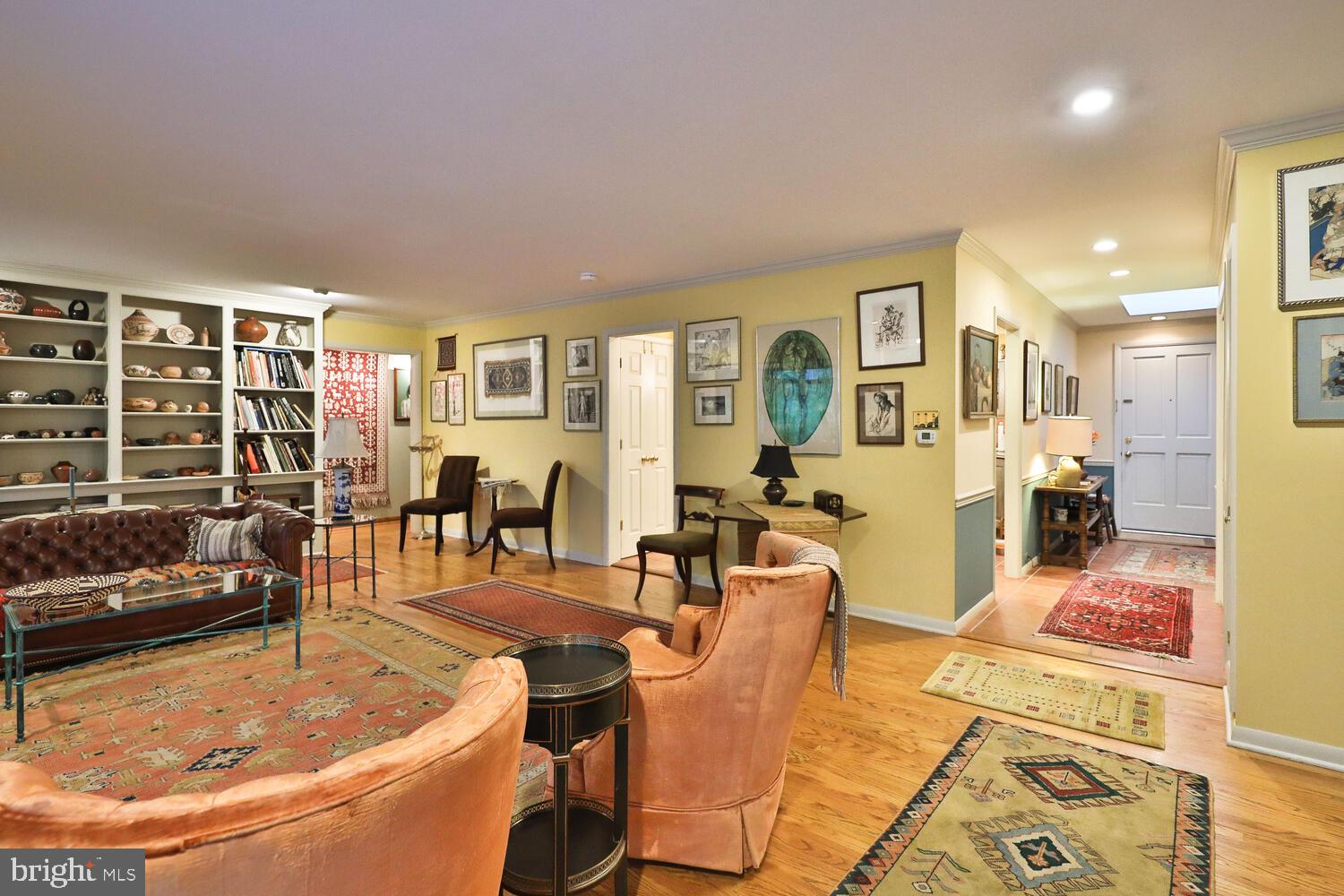 CHESTNUT HILL - Residential