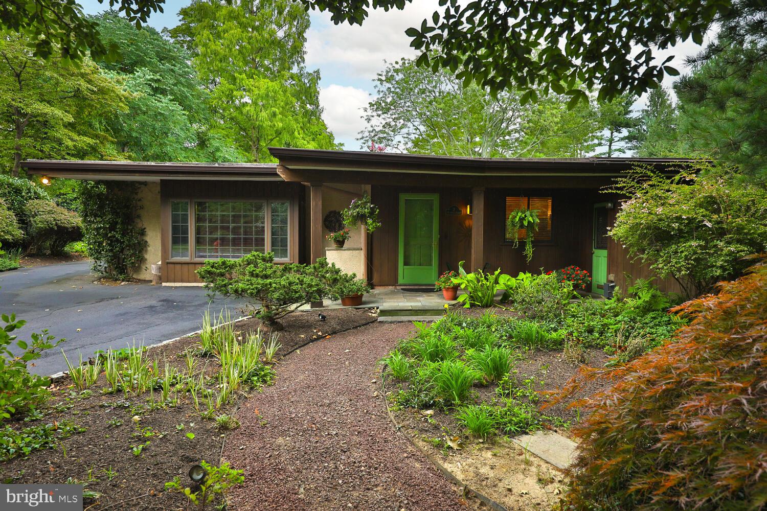 CHESTNUT HILL - Residential