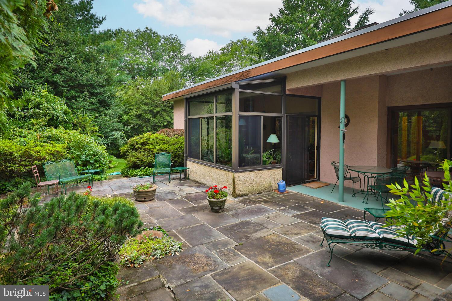 CHESTNUT HILL - Residential