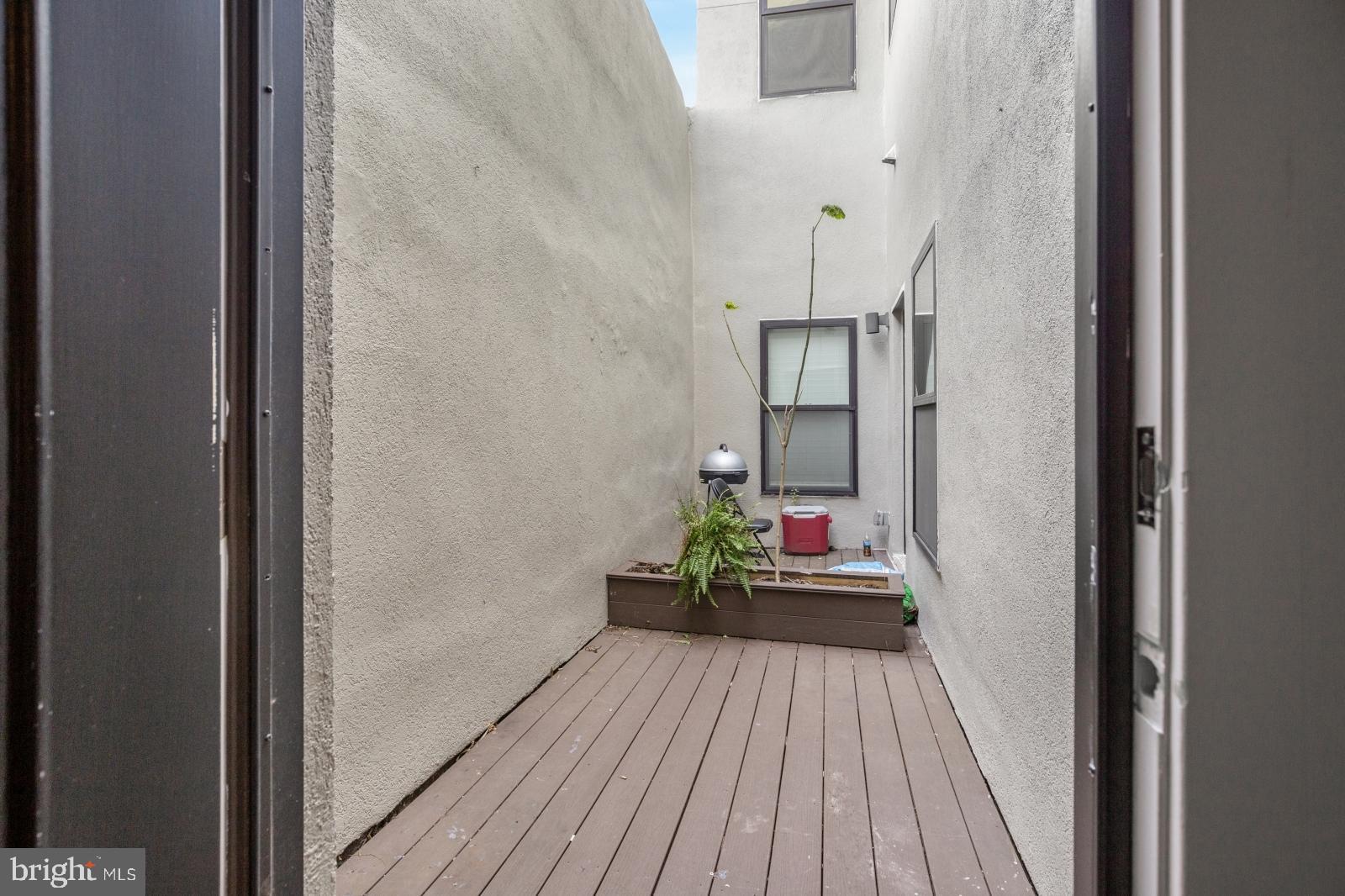 EAST PASSYUNK CROSSING - Residential Lease