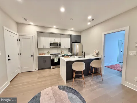 MLS: DCDC2200884