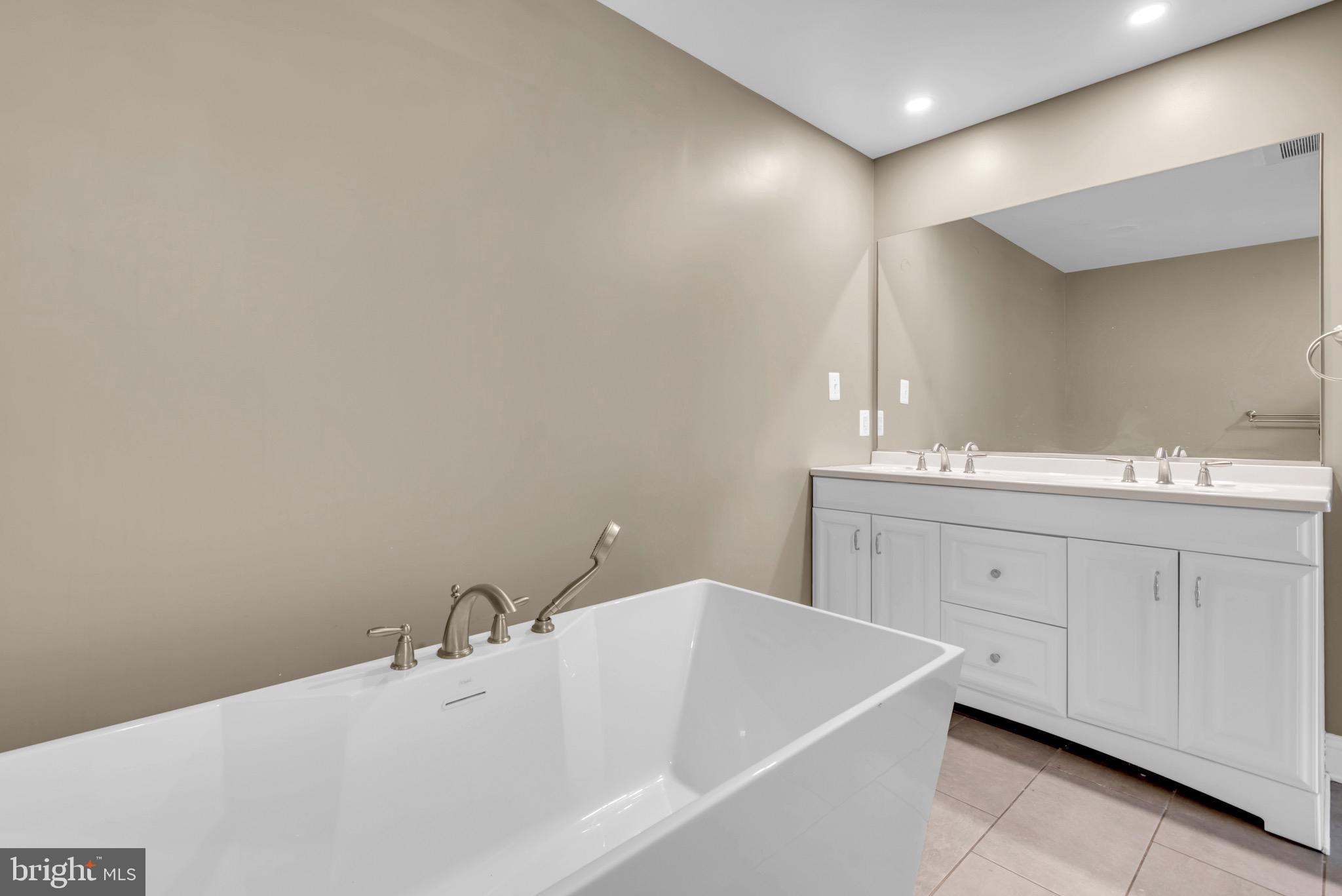 CLOVERFIELDS - Residential