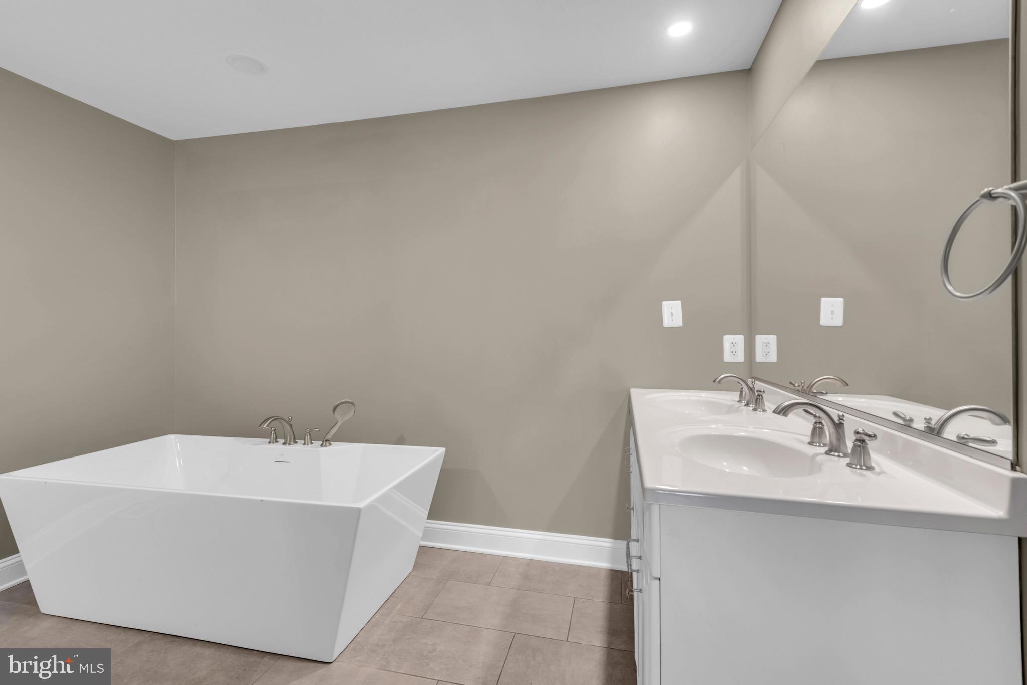 CLOVERFIELDS - Residential