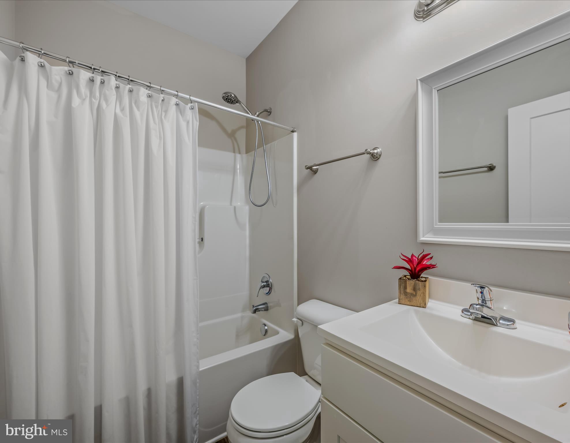 NADENBOUSCH PINES - Residential