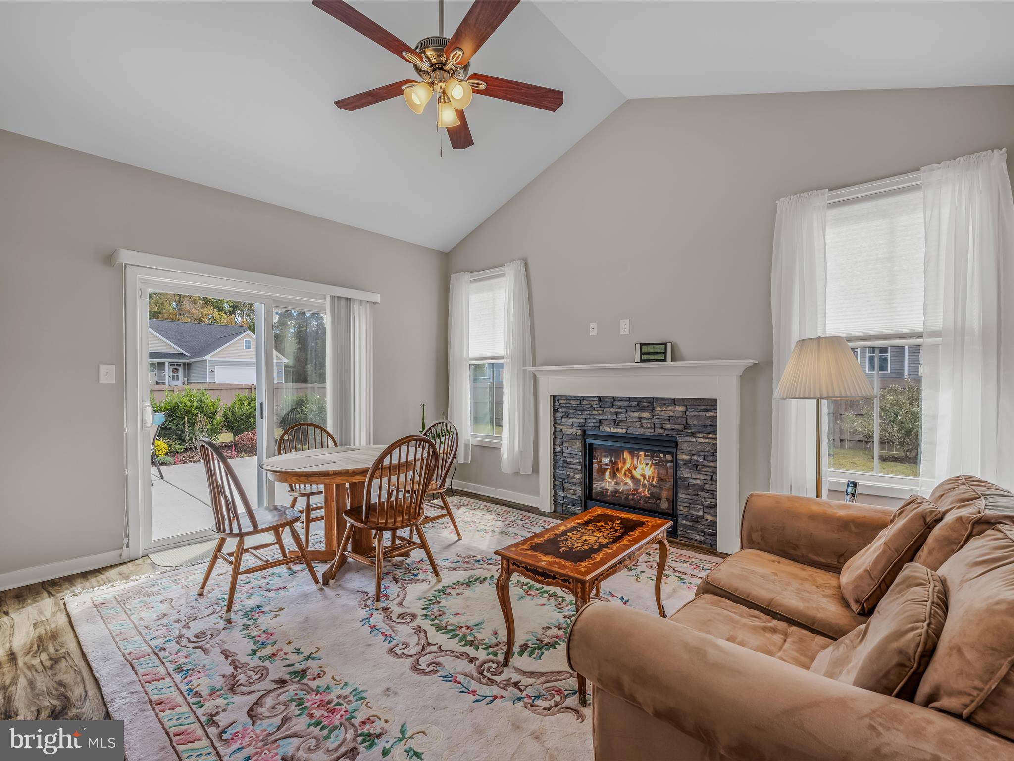 NADENBOUSCH PINES - Residential