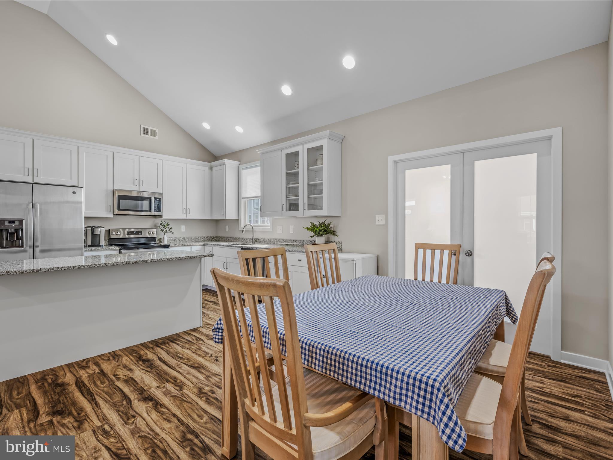 NADENBOUSCH PINES - Residential