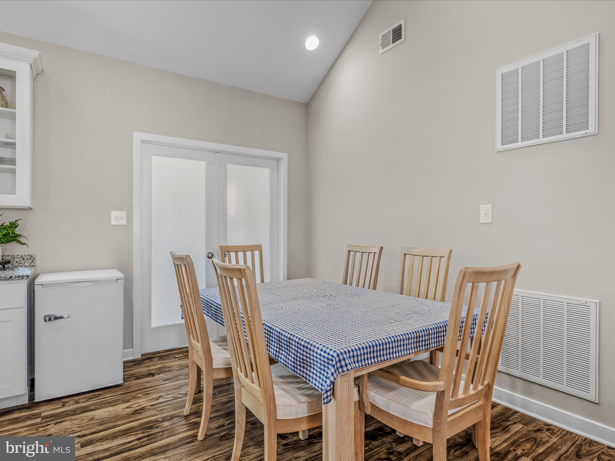 NADENBOUSCH PINES - Residential