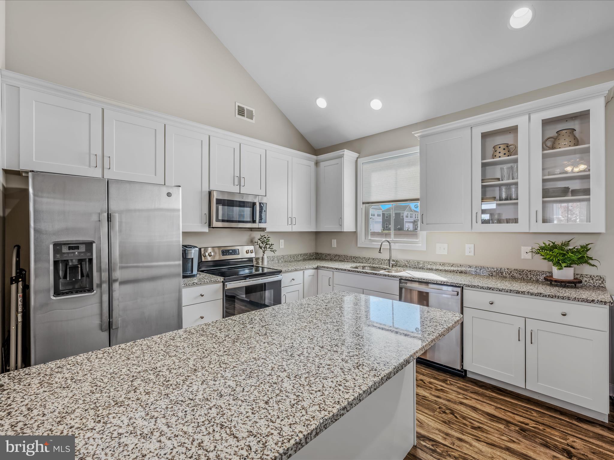 NADENBOUSCH PINES - Residential