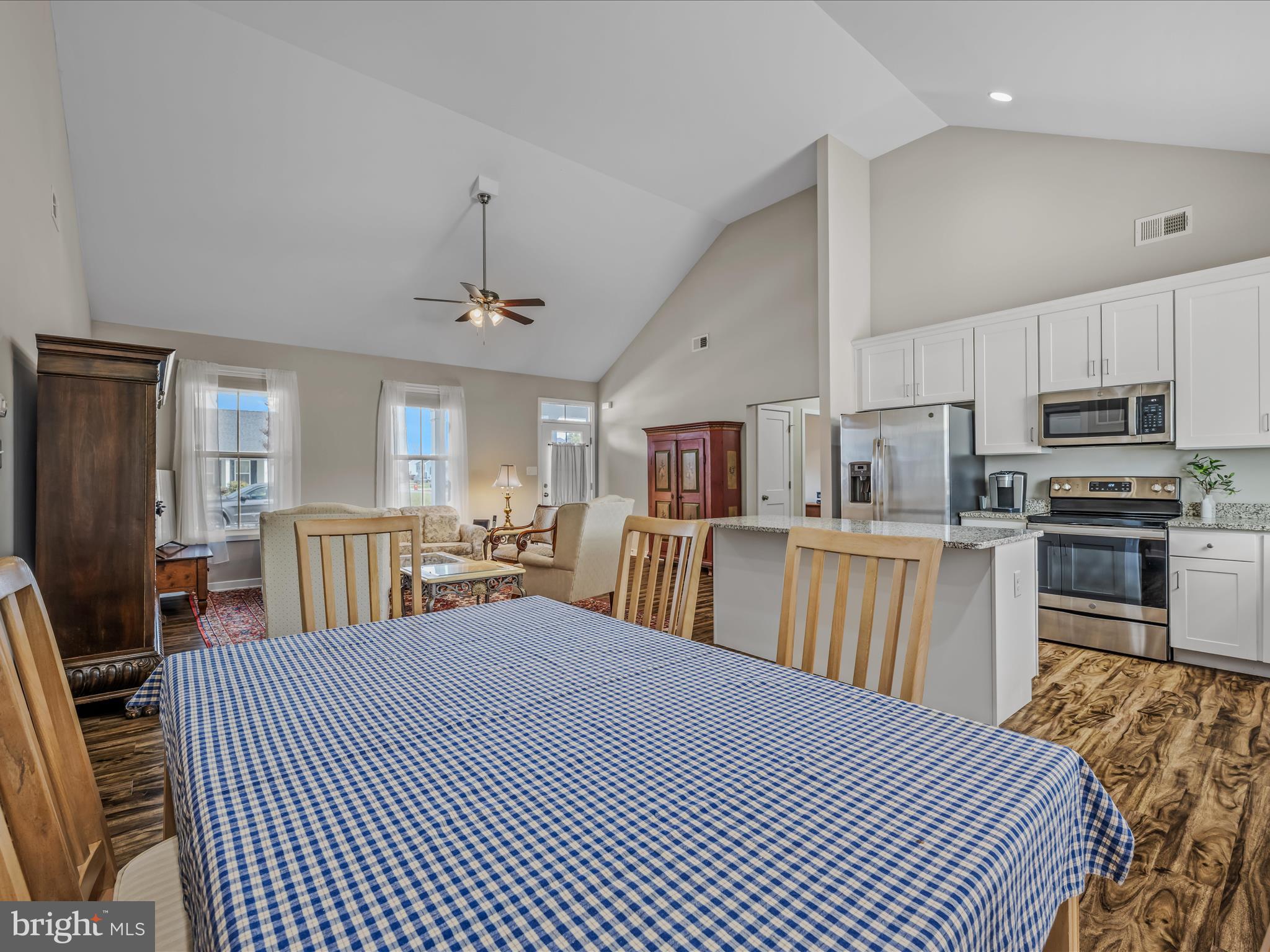 NADENBOUSCH PINES - Residential