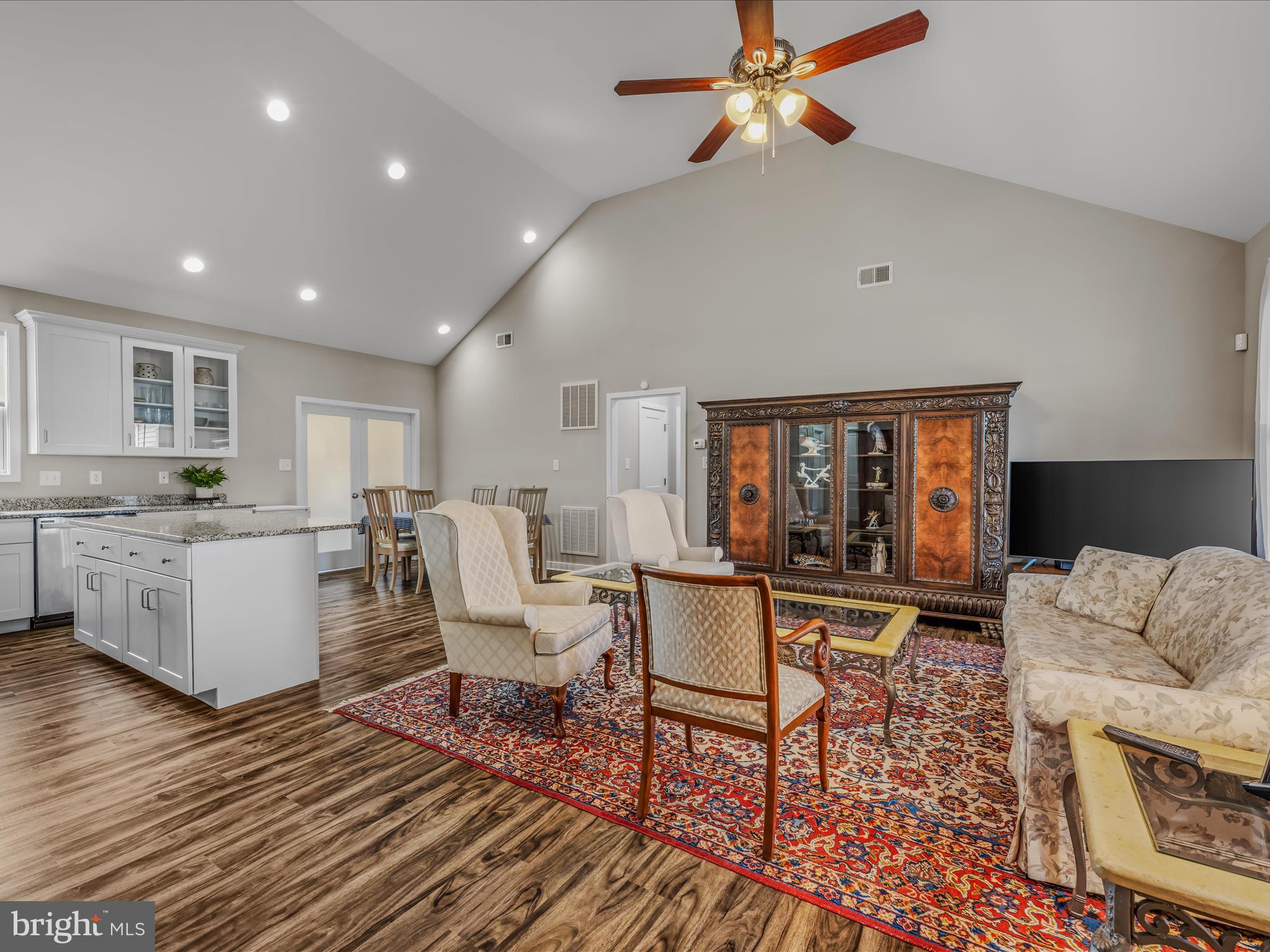 NADENBOUSCH PINES - Residential