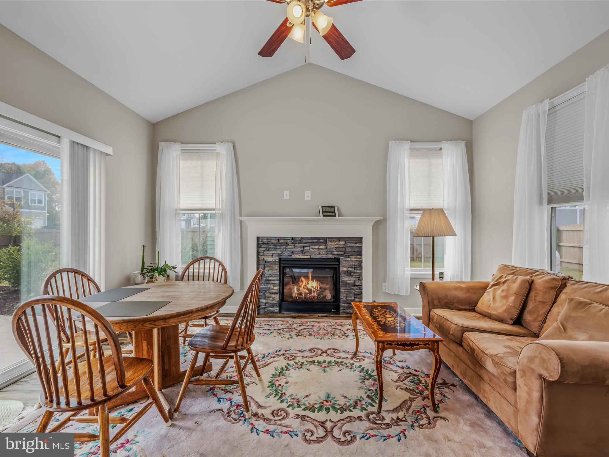 NADENBOUSCH PINES - Residential