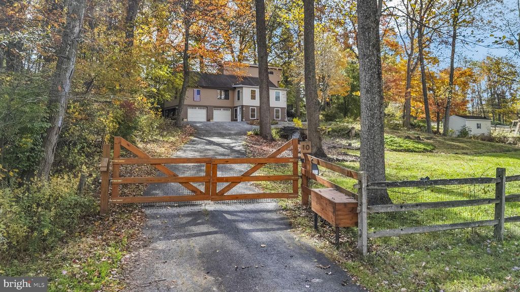 Photo of 10 Woods Road, ELVERSON, PA 19520 (MLS # PACT2112138)