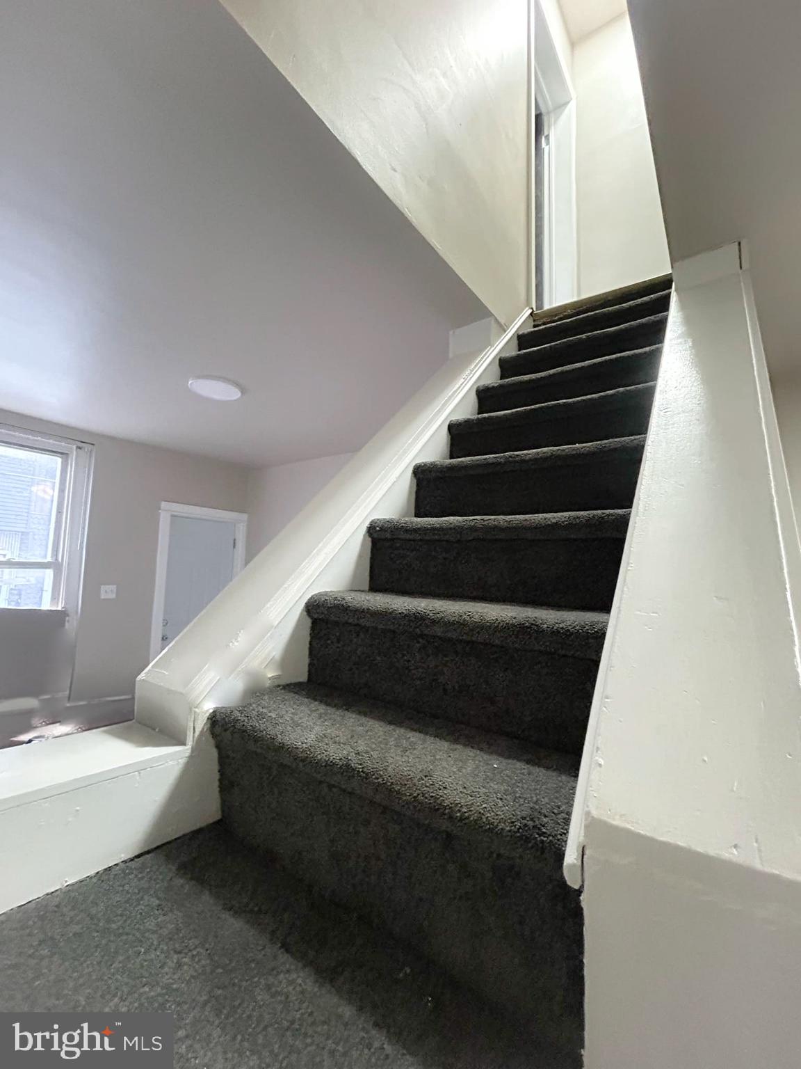 EAST KENSINGTON - Residential