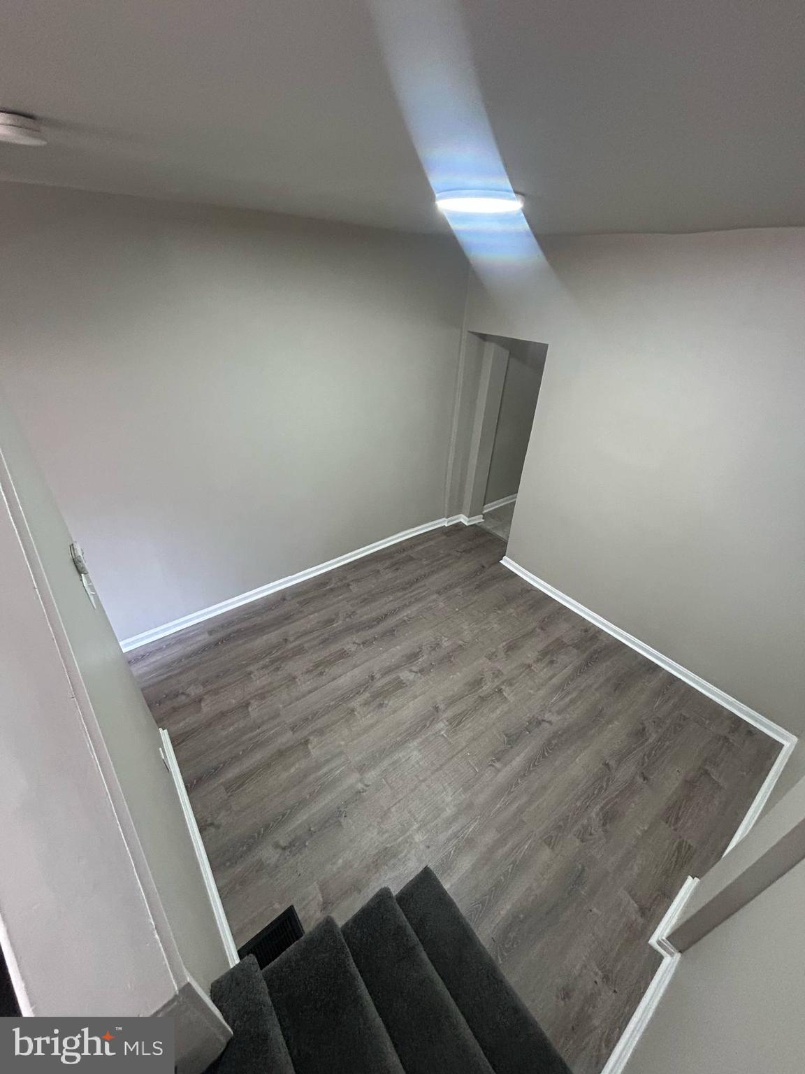 EAST KENSINGTON - Residential