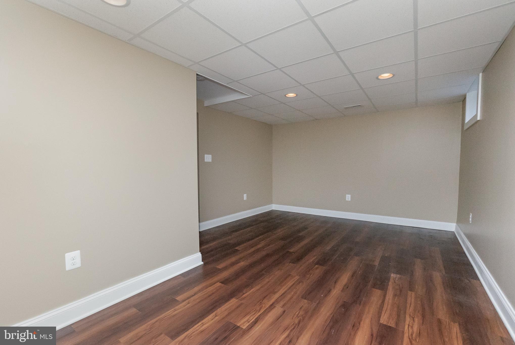 LAUREL VALLEY - Residential