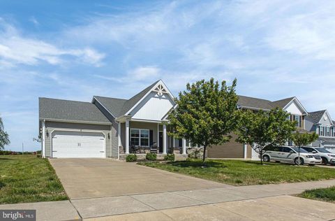 Homes For Sale - 109 Abbigail Crossing<br/> TOWNSEND, DE 19734