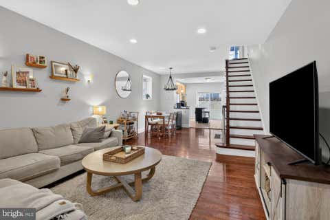 Townhouse For Rent - 1202 Gerritt Street<br/> Philadelphia County, PHILADELPHIA, PA 19147