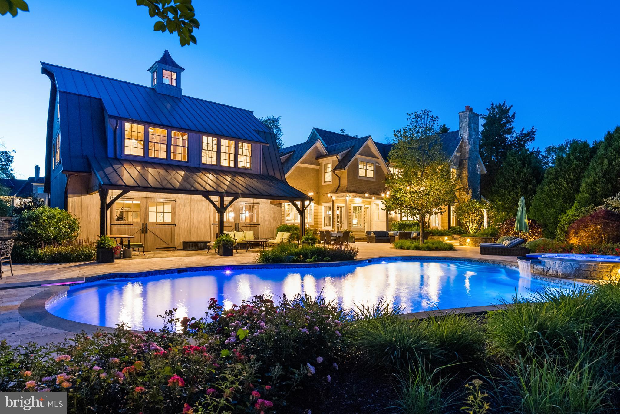 SALONA VILLAGE - Residential