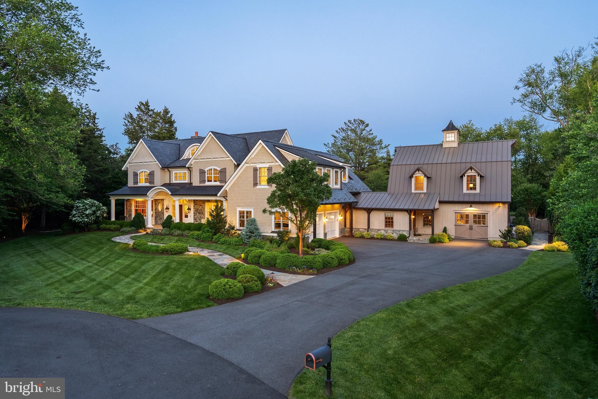 SALONA VILLAGE - Residential