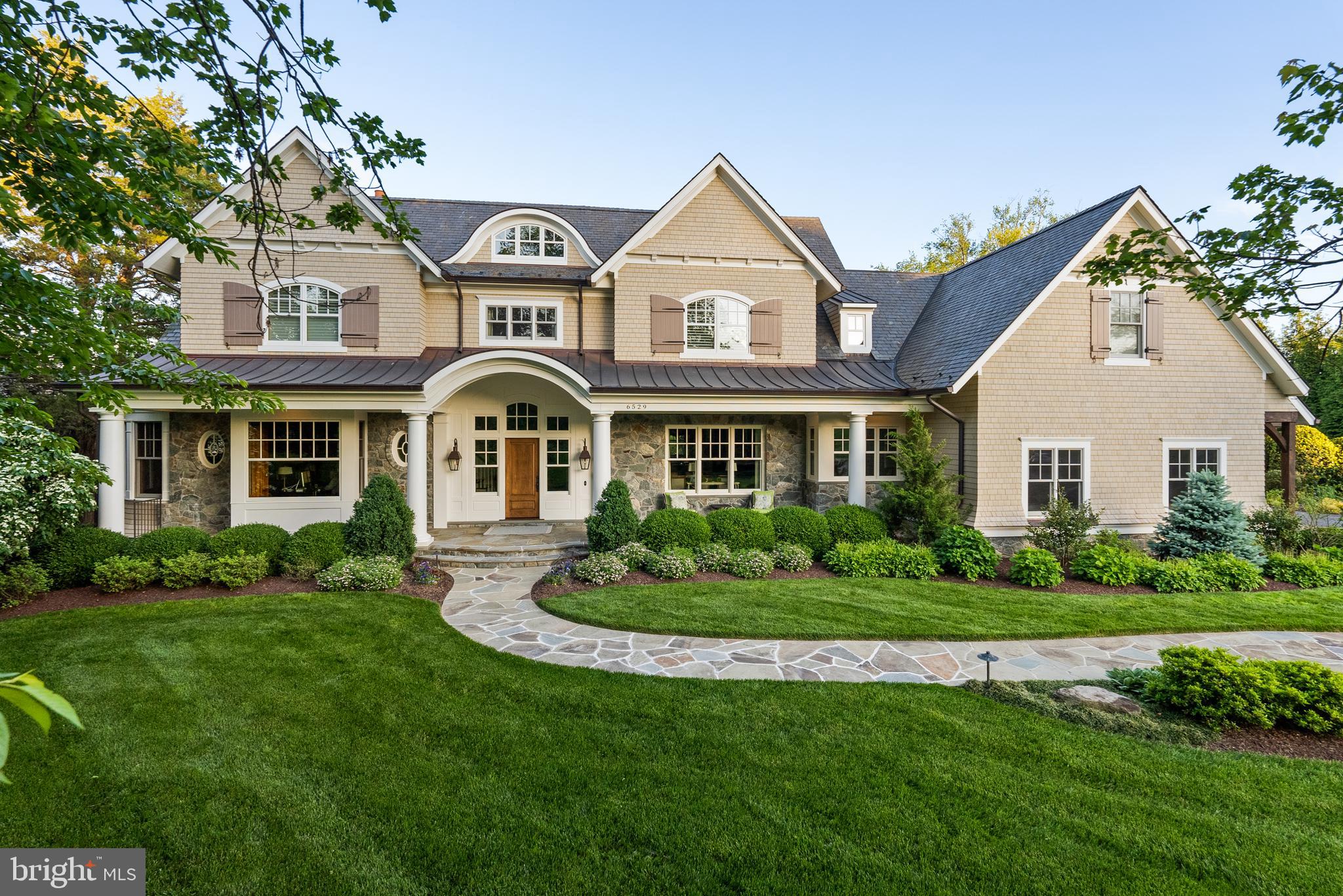 SALONA VILLAGE - Residential