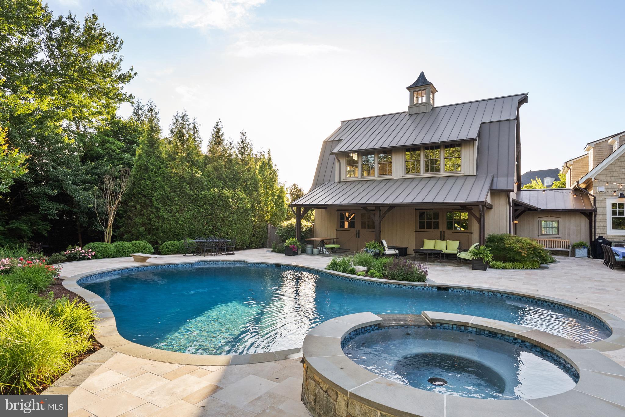 SALONA VILLAGE - Residential