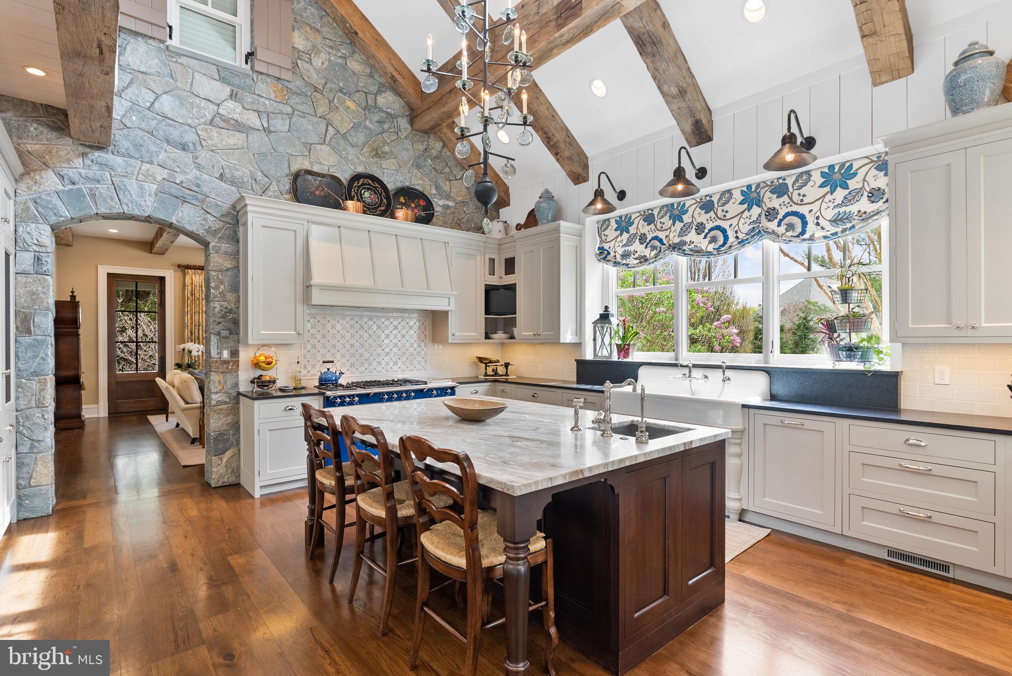 SALONA VILLAGE - Residential