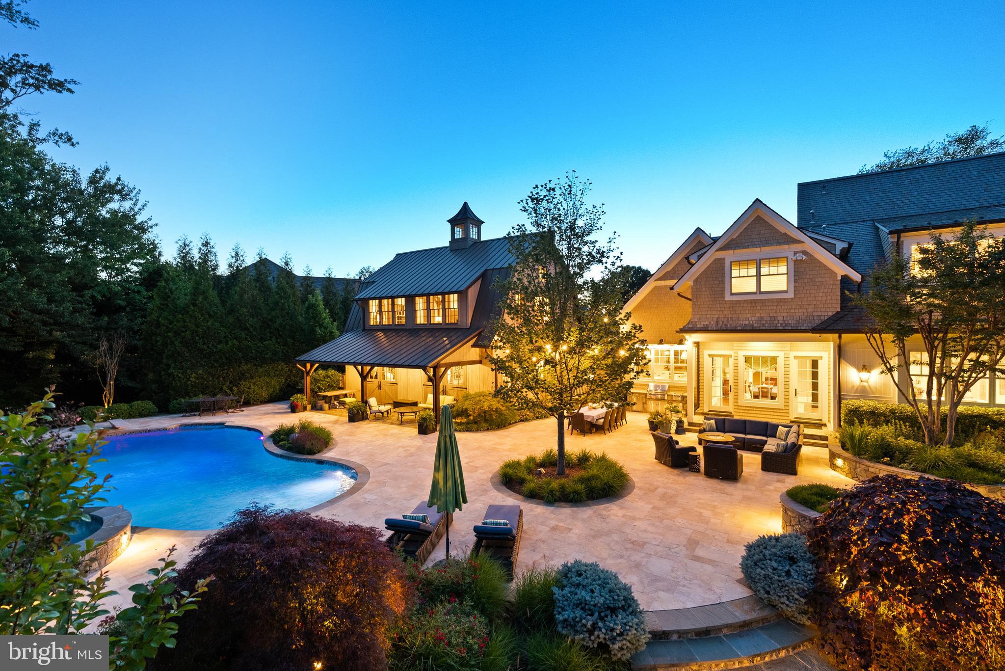 SALONA VILLAGE - Residential