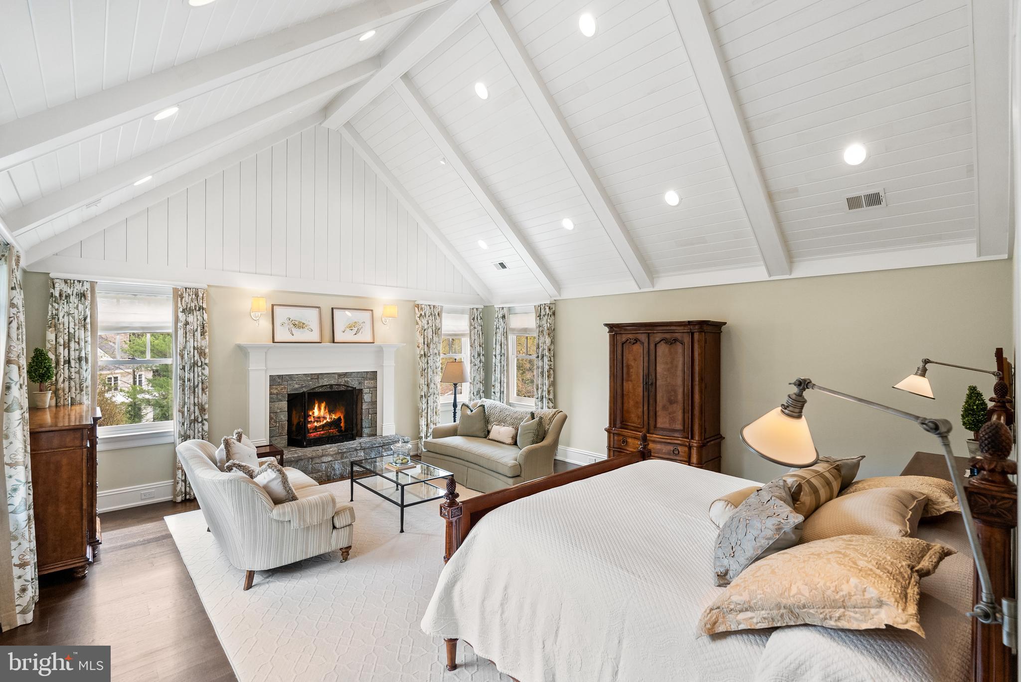 SALONA VILLAGE - Residential