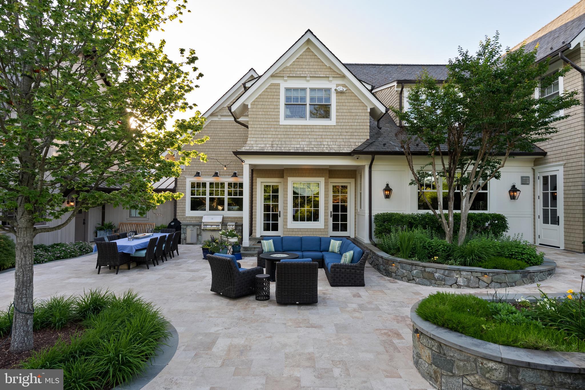 SALONA VILLAGE - Residential