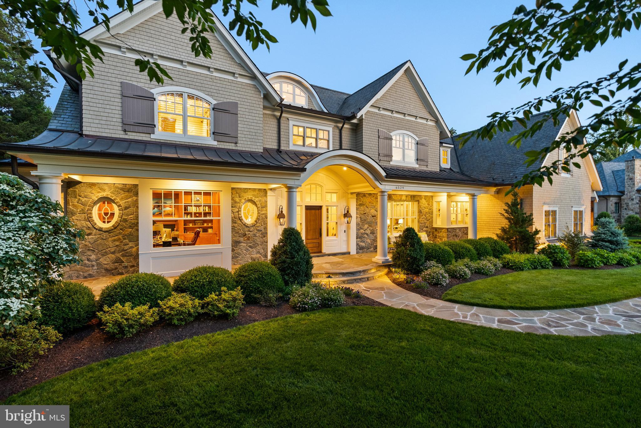 SALONA VILLAGE - Residential