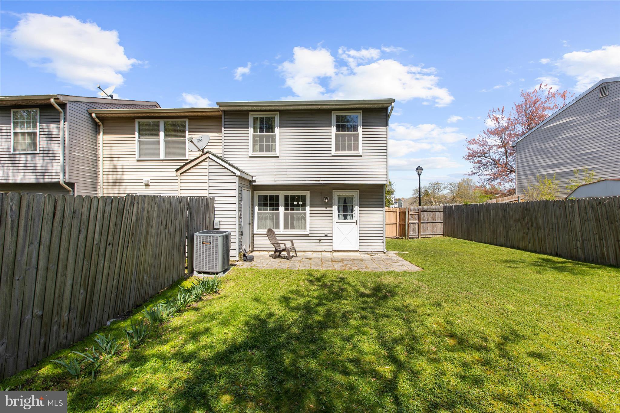 COLONY SQUARE - Residential